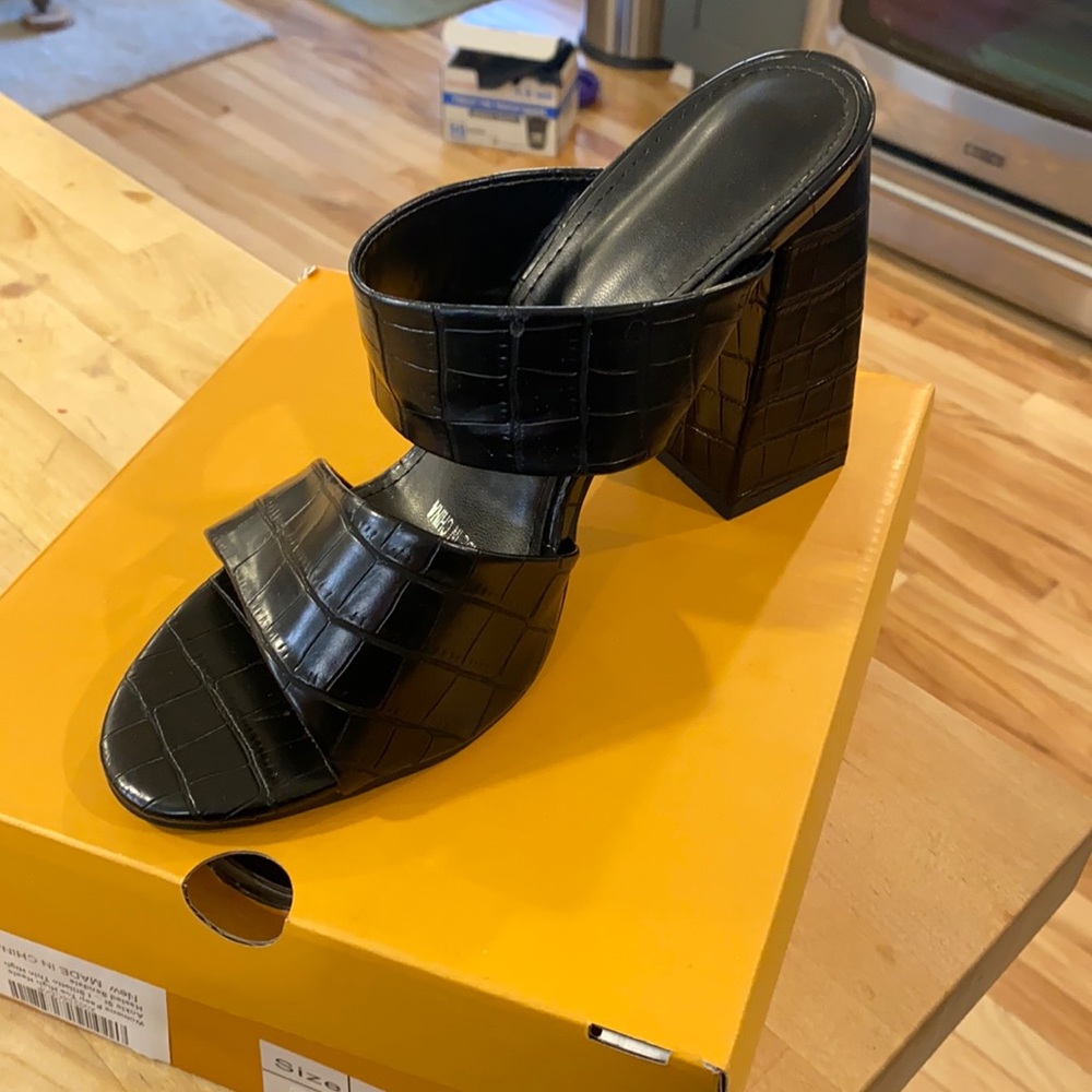 NEW - black block heel sandal
